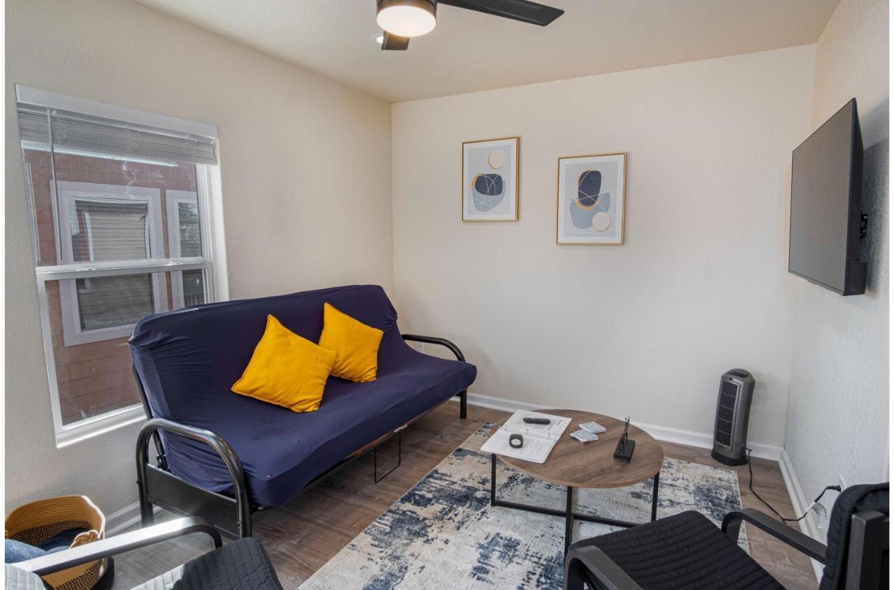 Adorable 2Br Guesthouse Close To Riverwalk And Dt San Antonio Rum bild